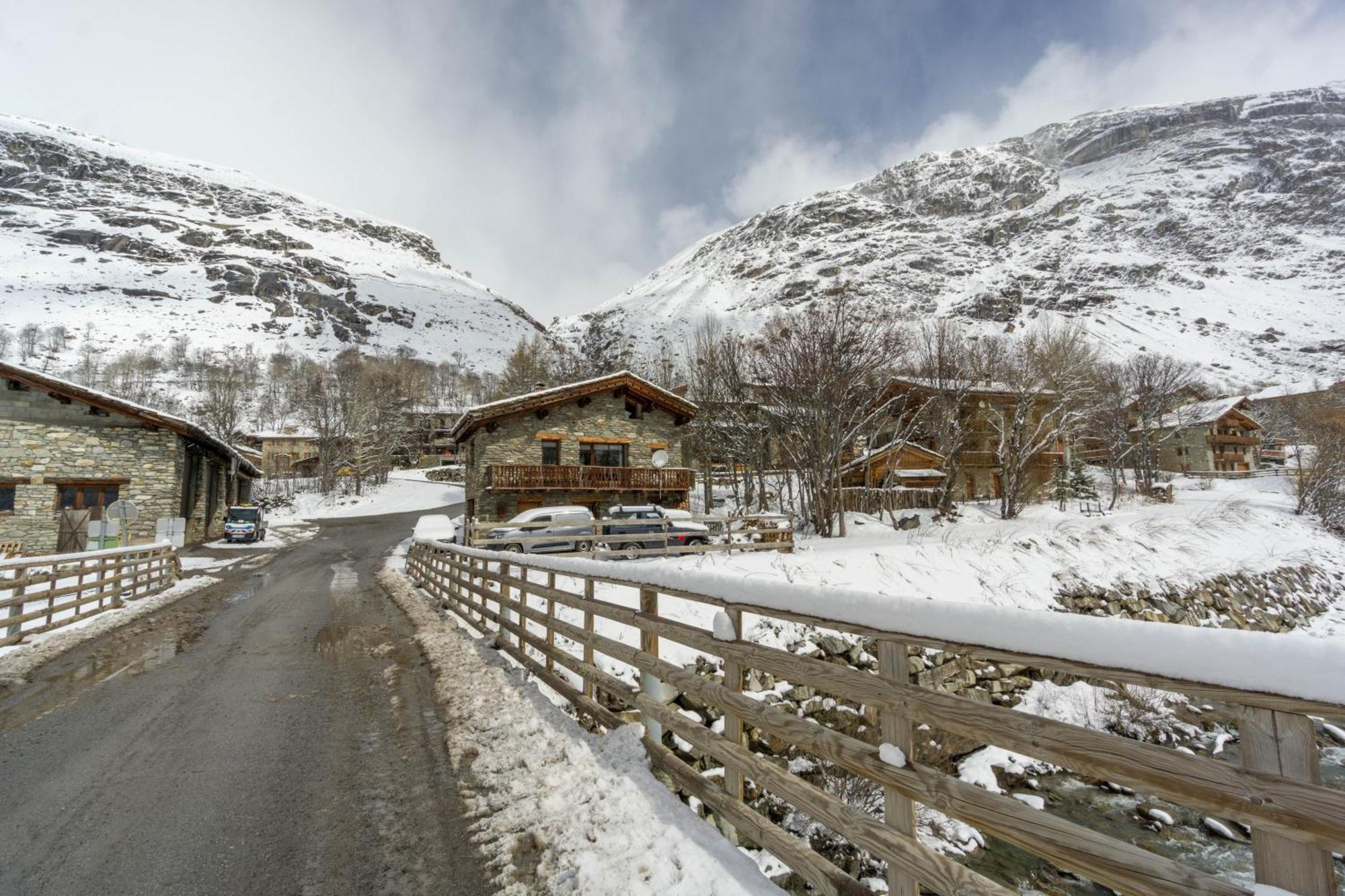 Chalet Les Moulins 阿尔克河畔博讷瓦勒 外观 照片